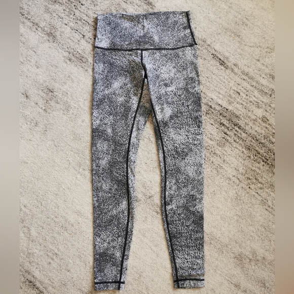 Lululemon Wunder under high rise tight - Picture 8 of 13